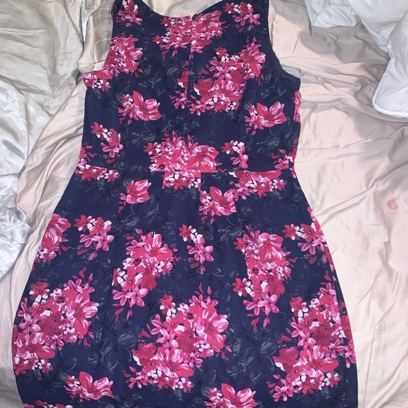 Forever 21 Floral Dress - Picture 3 of 3